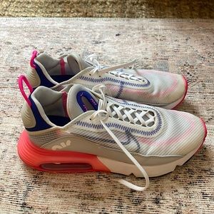 Nike Air Max 2090 laser pink sneakers size 9.5